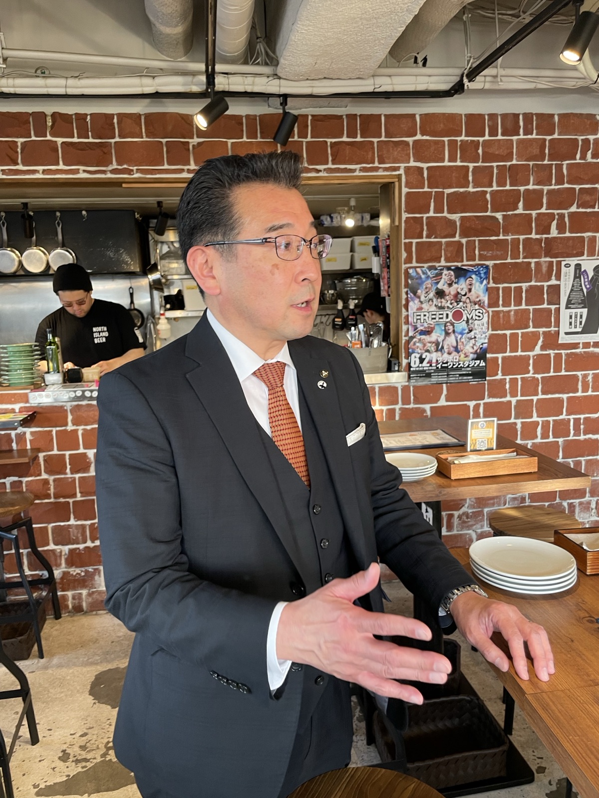 両手で語るＳＯＣブルーイング株式会社 坂口典正氏