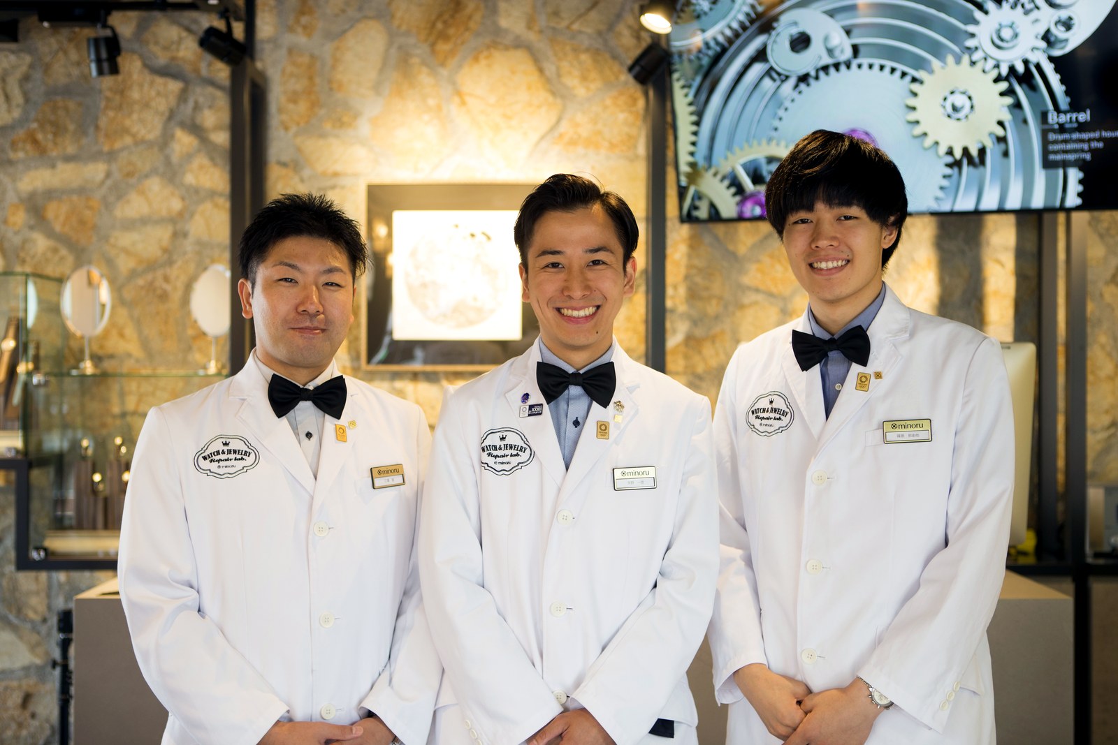 白衣姿で並ぶ株式会社DEARSのスタッフ