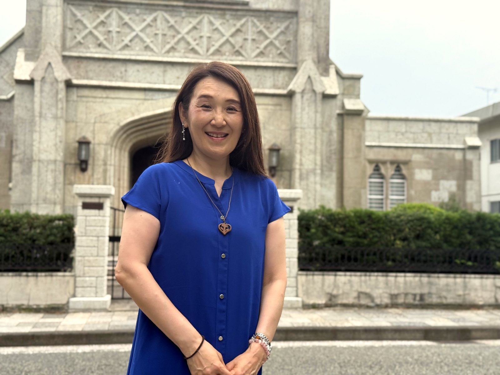 道念祐子さん 横浜山手聖公会前にて
