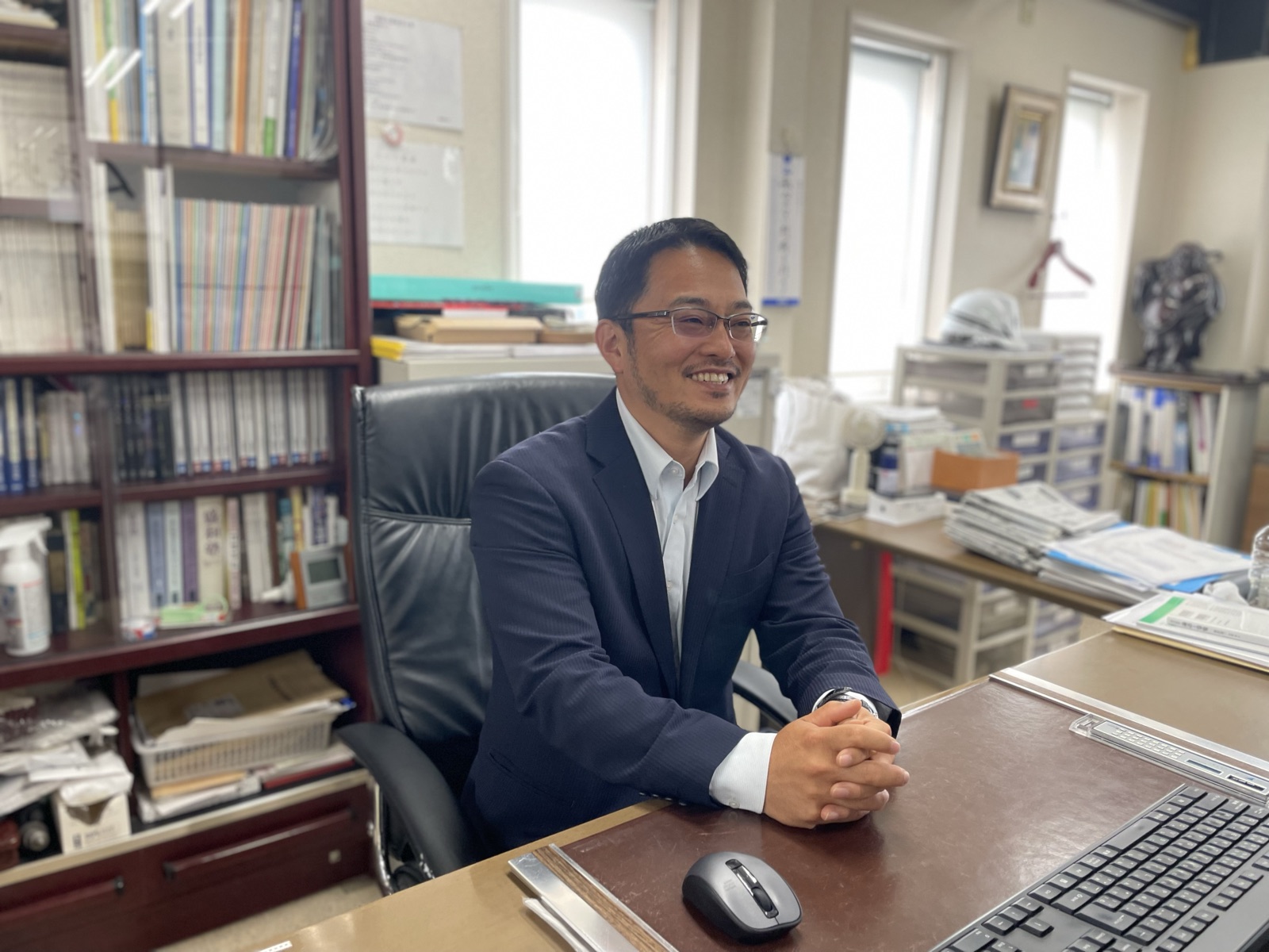 穏やかに語る北日本重機・丸山雄司社長