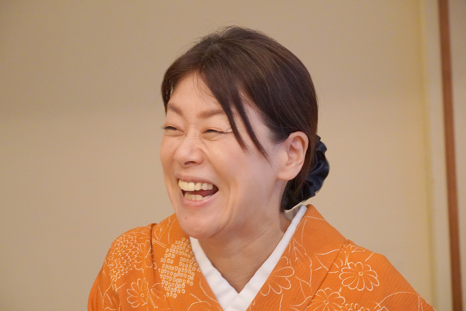 インタビュー中、笑顔がこぼれる名栗温泉・大松閣の女将 柏木由香さん